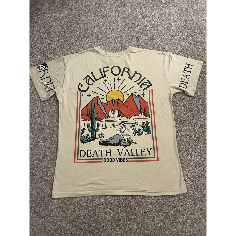 Weekend Warrior Death Valley T-Shirt Mens Large Tan Excellent Skeleton Graphic‎